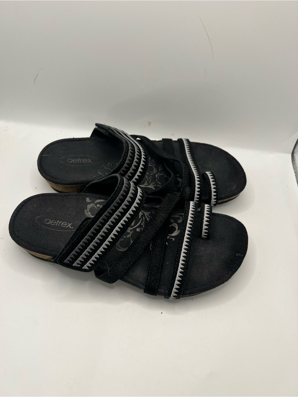 Aetrex Black Slip-On Sandals with White Zigzag Trim - Picture 3 of 10
